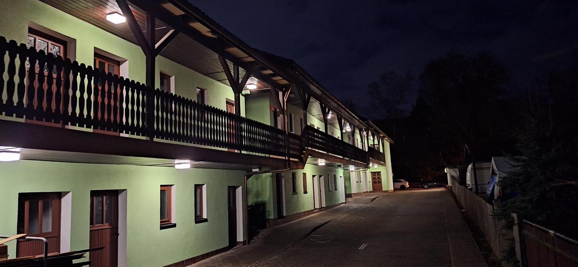 אילמנאו Sharma'S Hotel מראה חיצוני תמונה